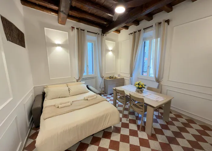 Bocaccio's - 2 Min From Trevi Fountain Apartment *