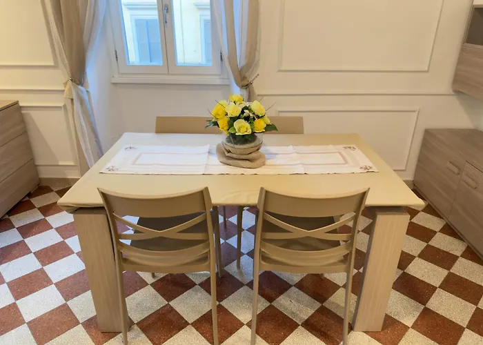 Apartment Bocaccio's - 2 Min From Trevi Fountain *